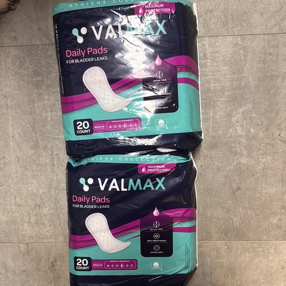 Daily Pads for Bladder Leaks - Purple - Picture 1 of 1